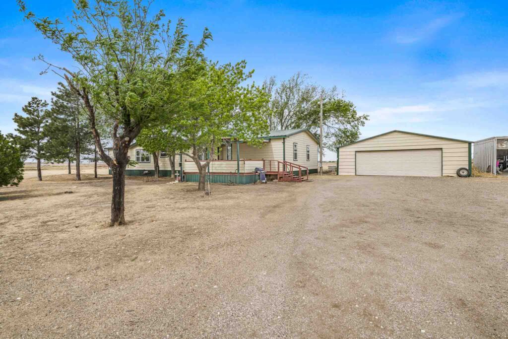 24900 Hix Dr. Canyon, TX 79015 - Triangle Realty